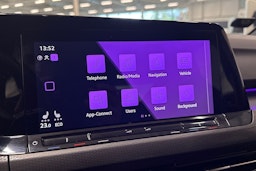 valkoinen Volkswagen Golf 2021 kuva 19.