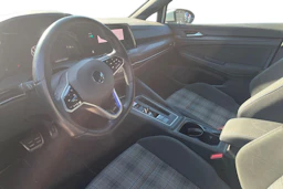 valkoinen Volkswagen Golf 2021 kuva 3.