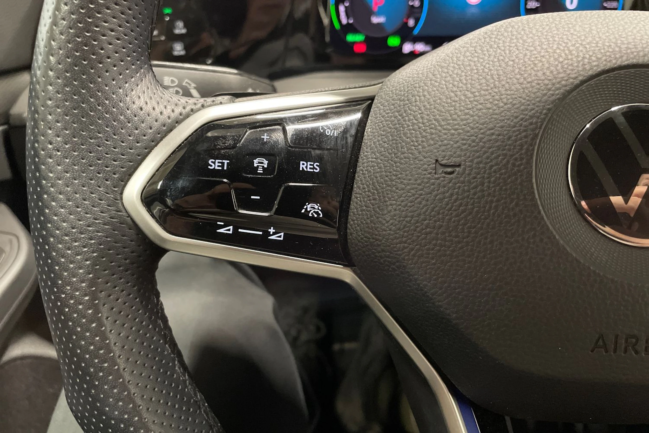 Harmaa Volkswagen GOLF 2021 kuva 22.