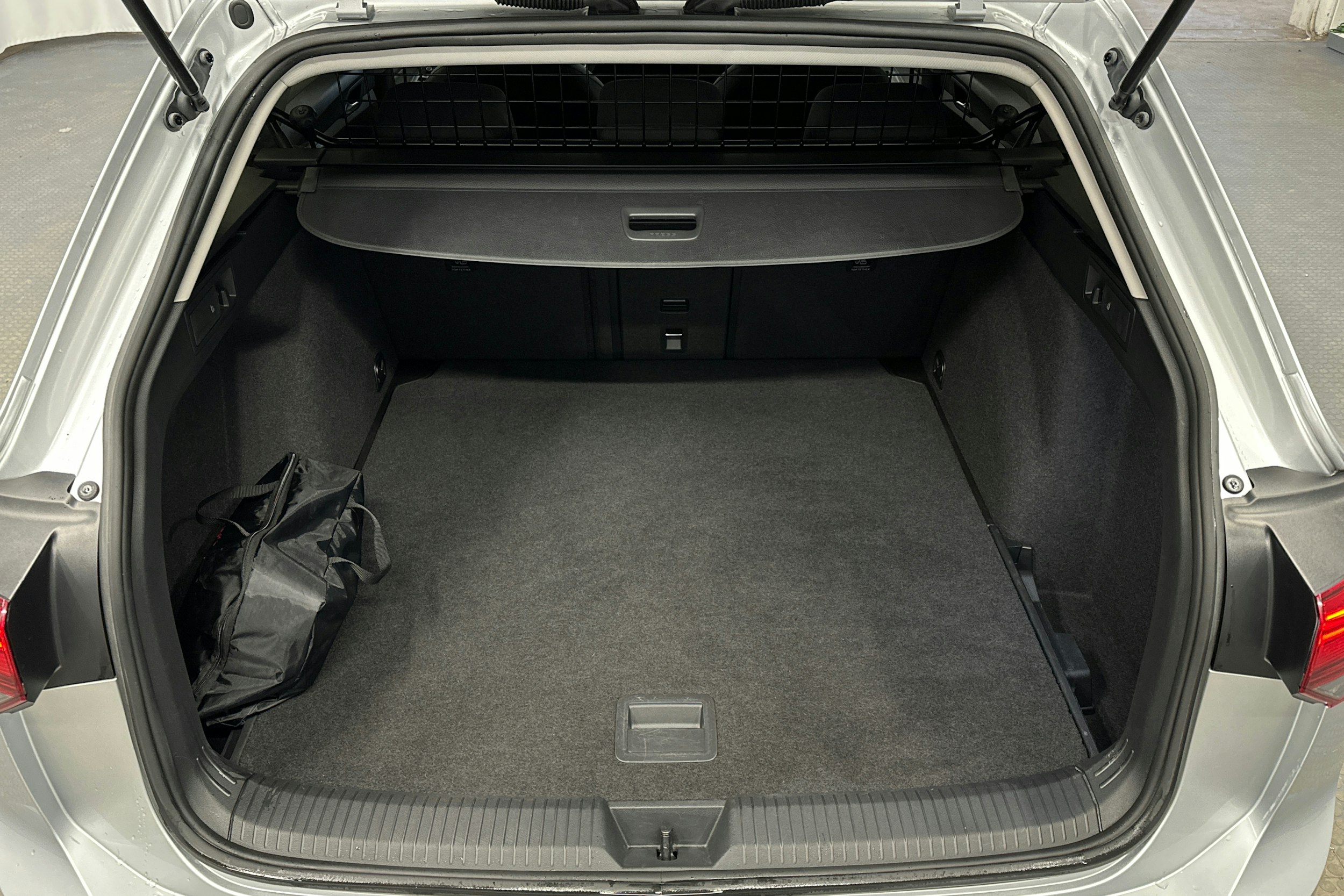 hopea Volkswagen Golf 2022 kuva 14.