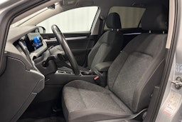 hopea Volkswagen Golf 2022 kuva 16.