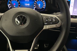 sininen Volkswagen Golf 2022 kuva 12.