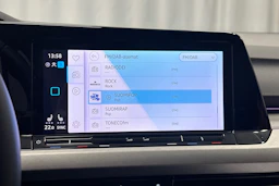 sininen Volkswagen Golf 2022 kuva 20.