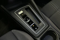 sininen Volkswagen Golf 2022 kuva 33.