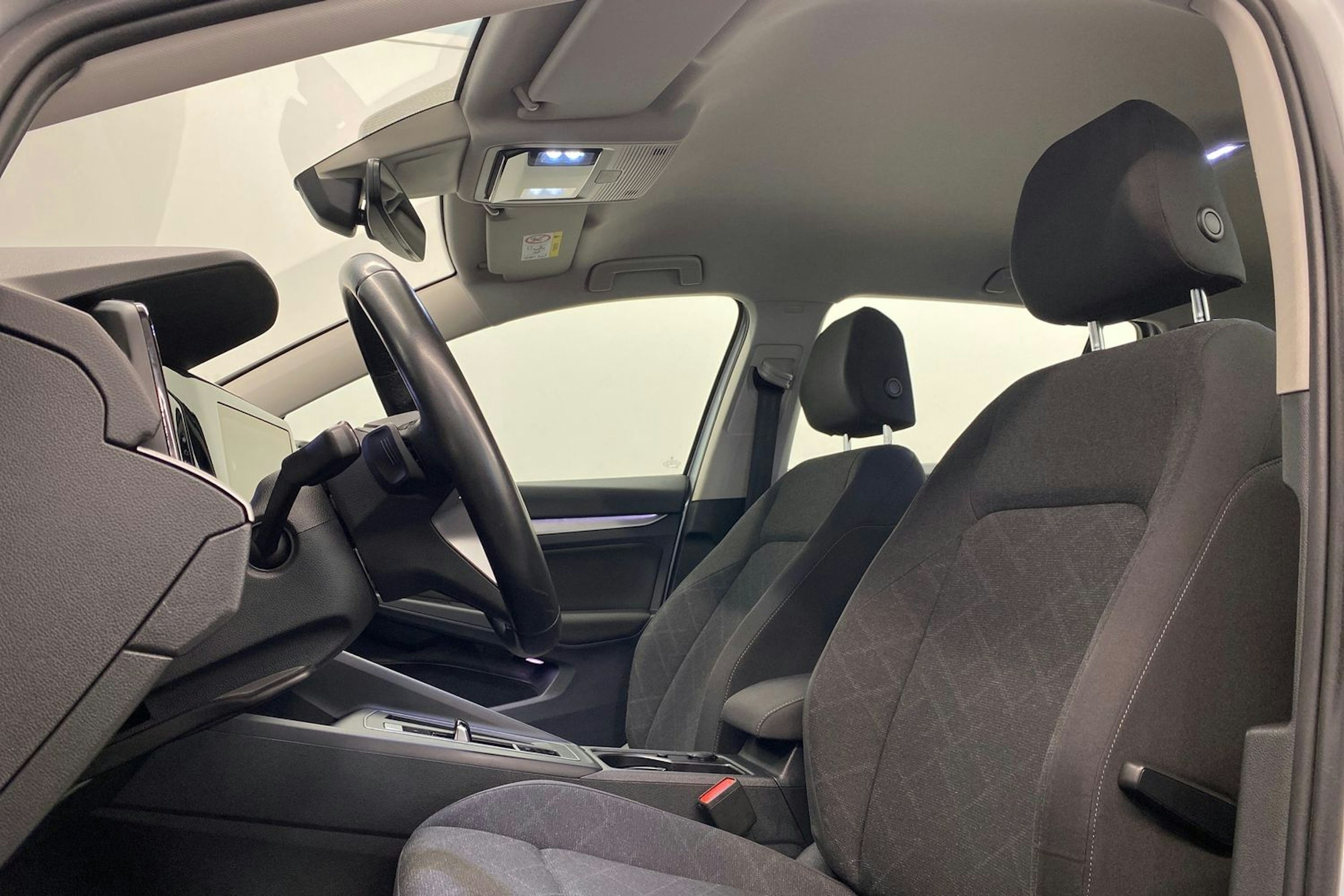harmaa Volkswagen Golf 2022 kuva 15.