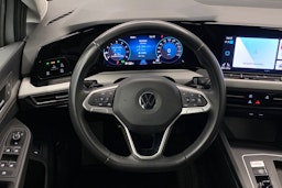 harmaa Volkswagen Golf 2022 kuva 17.