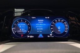 harmaa Volkswagen Golf 2022 kuva 18.
