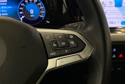 harmaa Volkswagen Golf 2022 kuva 20.