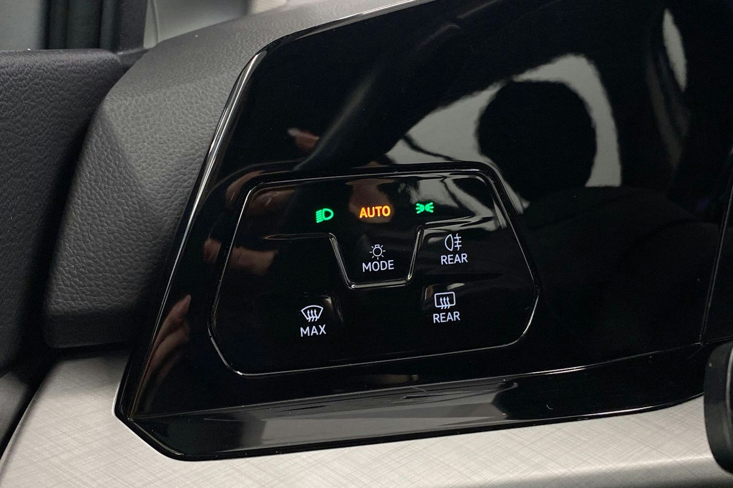 harmaa Volkswagen Golf 2022 kuva 21.