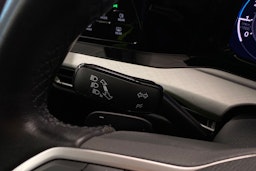 harmaa Volkswagen Golf 2022 kuva 30.