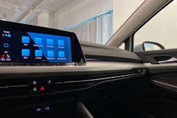 harmaa Volkswagen Golf 2022 kuva 32.