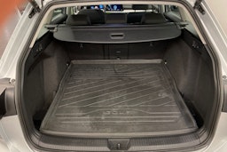 harmaa Volkswagen Golf 2022 kuva 34.