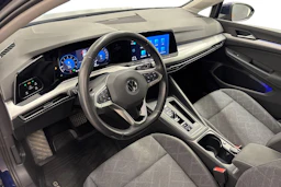 sininen Volkswagen Golf 2022 kuva 6.