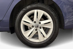 sininen Volkswagen Golf 2022 kuva 9.