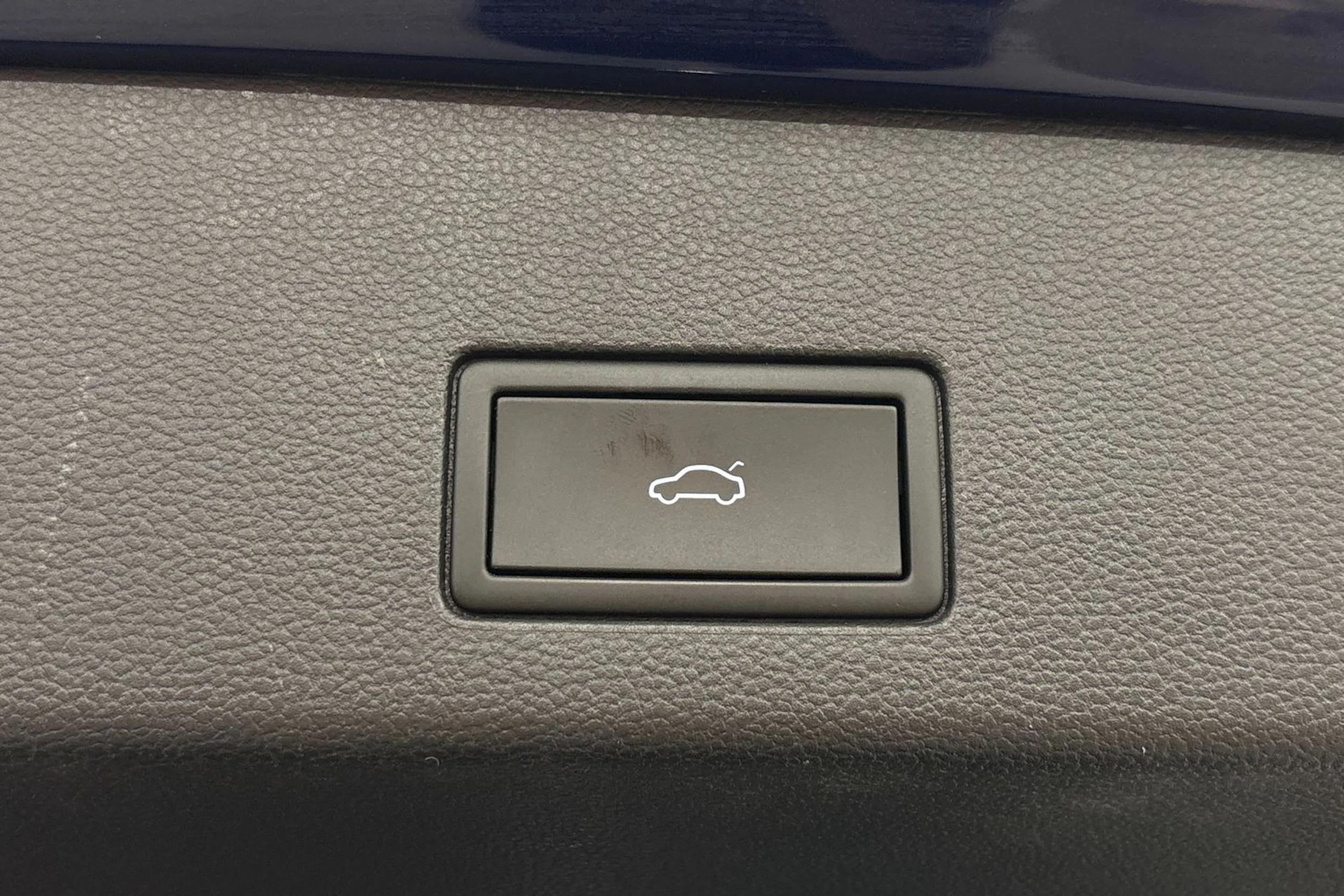 sininen Volkswagen Golf 2022 kuva 21.