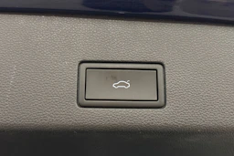 sininen Volkswagen Golf 2022 kuva 21.