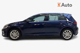 sininen Volkswagen Golf 2022 kuva 5.