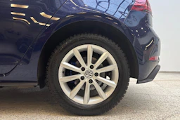 sininen Volkswagen Golf 2022 kuva 10.