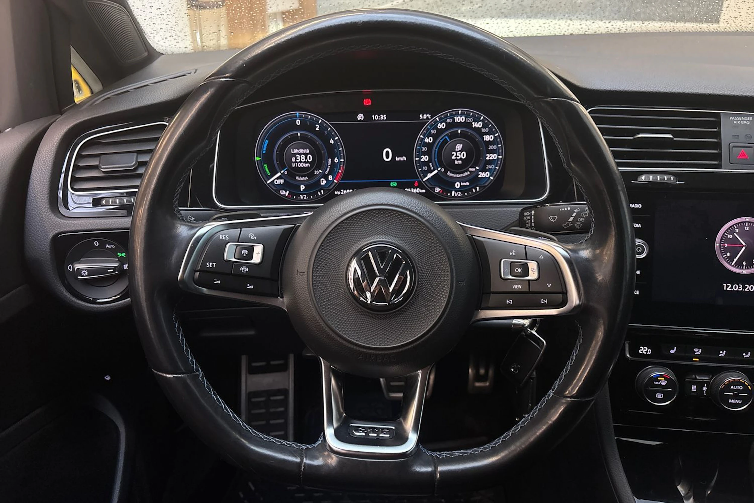 sininen Volkswagen Golf 2022 kuva 13.