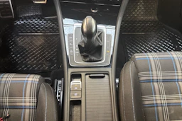 sininen Volkswagen Golf 2022 kuva 17.