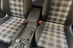 sininen Volkswagen Golf 2022 kuva 18.