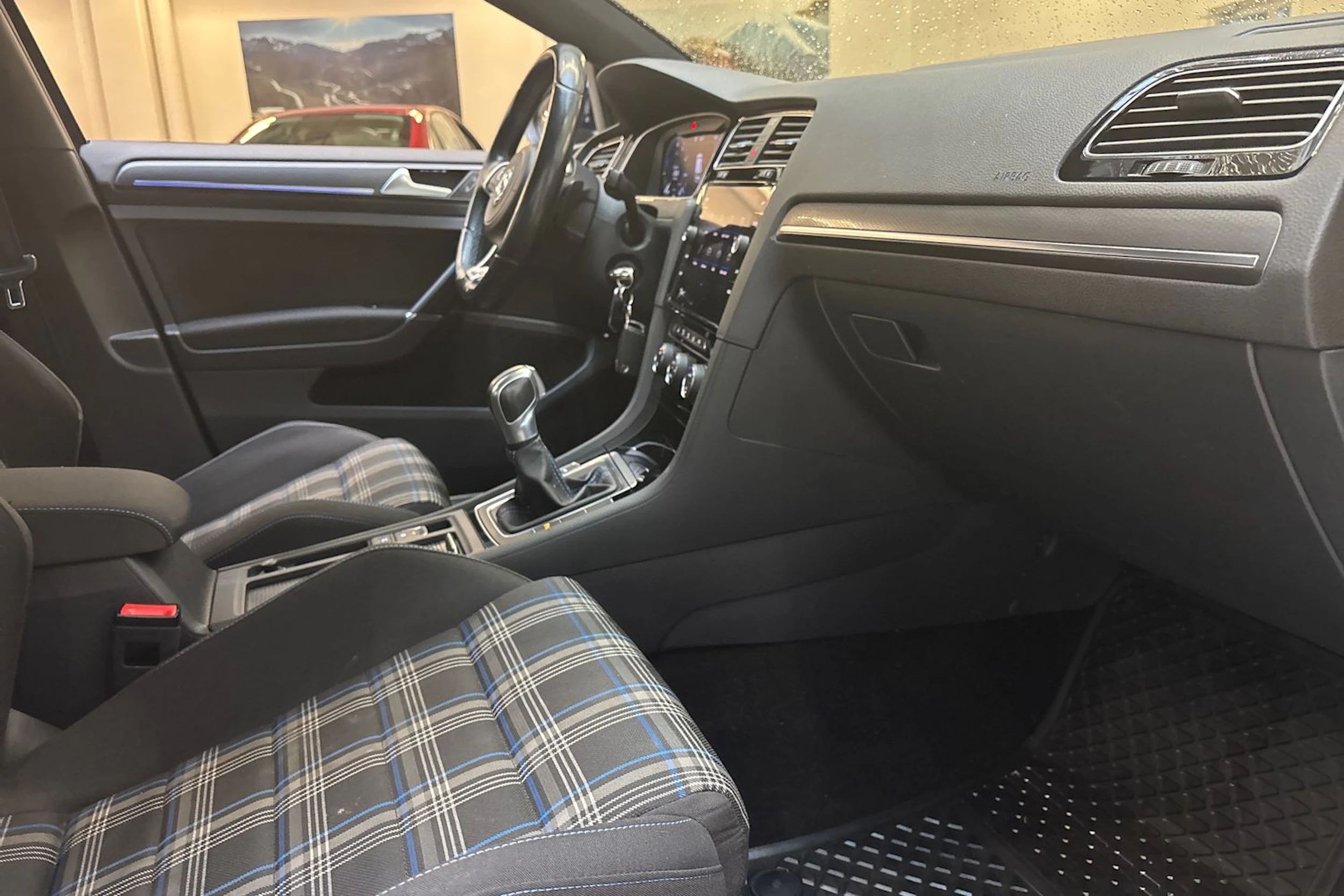 sininen Volkswagen Golf 2022 kuva 19.