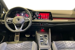 musta Volkswagen Golf 2022 kuva 9.