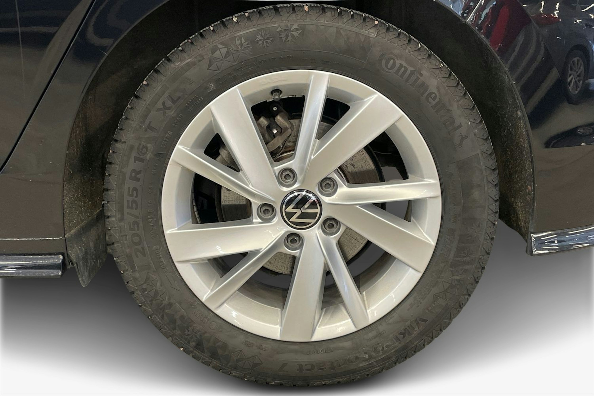 musta Volkswagen Golf 2022 kuva 11.