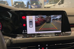 musta Volkswagen Golf 2022 kuva 16.