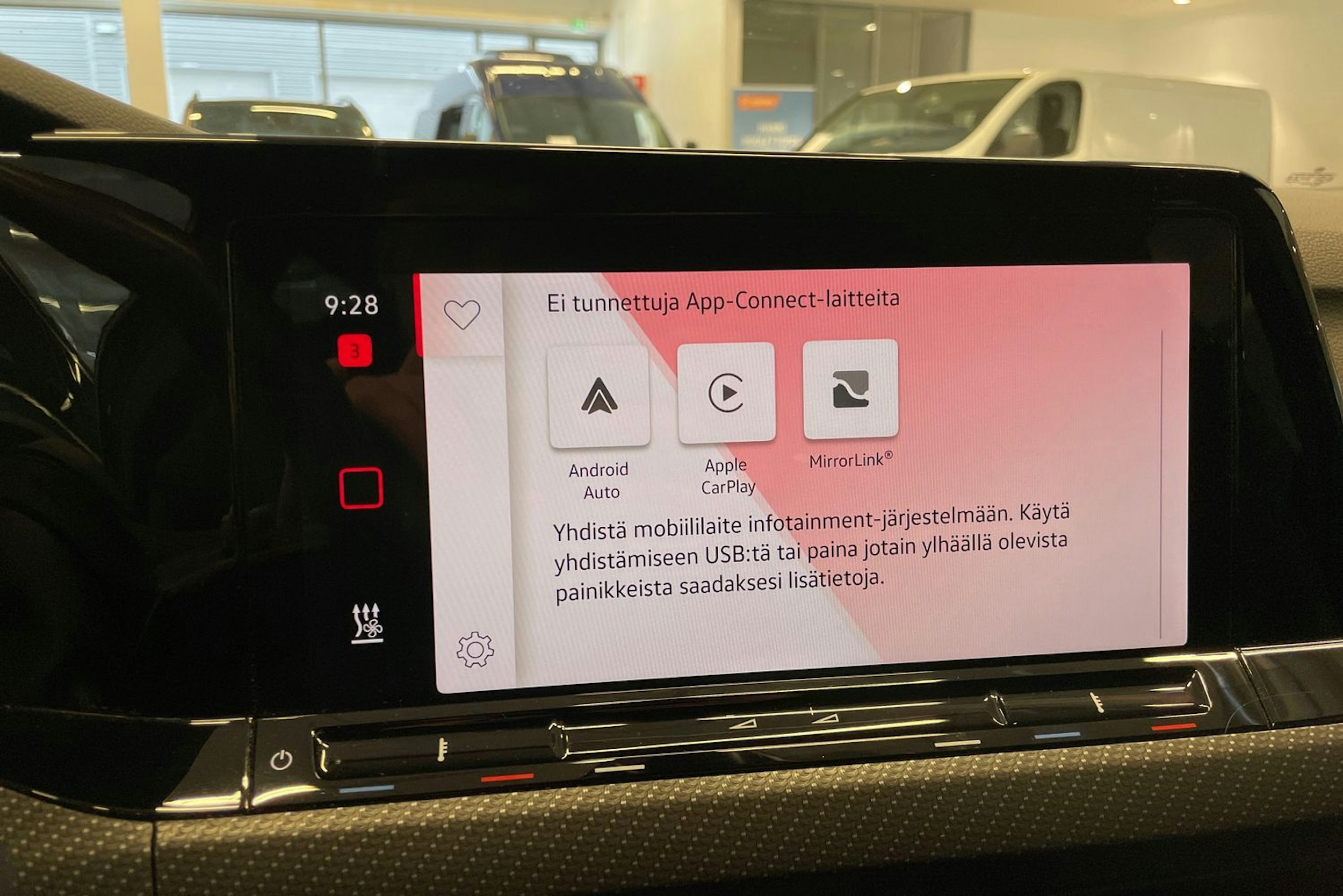 musta Volkswagen Golf 2022 kuva 18.