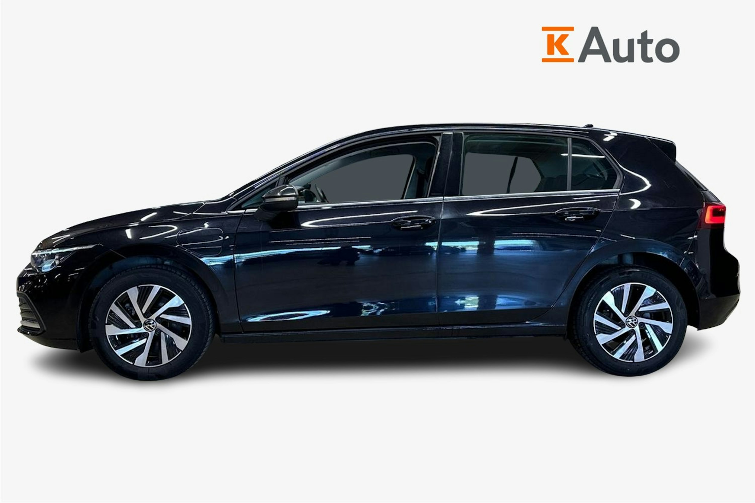 musta Volkswagen Golf 2022 kuva 6.