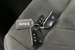 musta Volkswagen Golf 2022 kuva 25.
