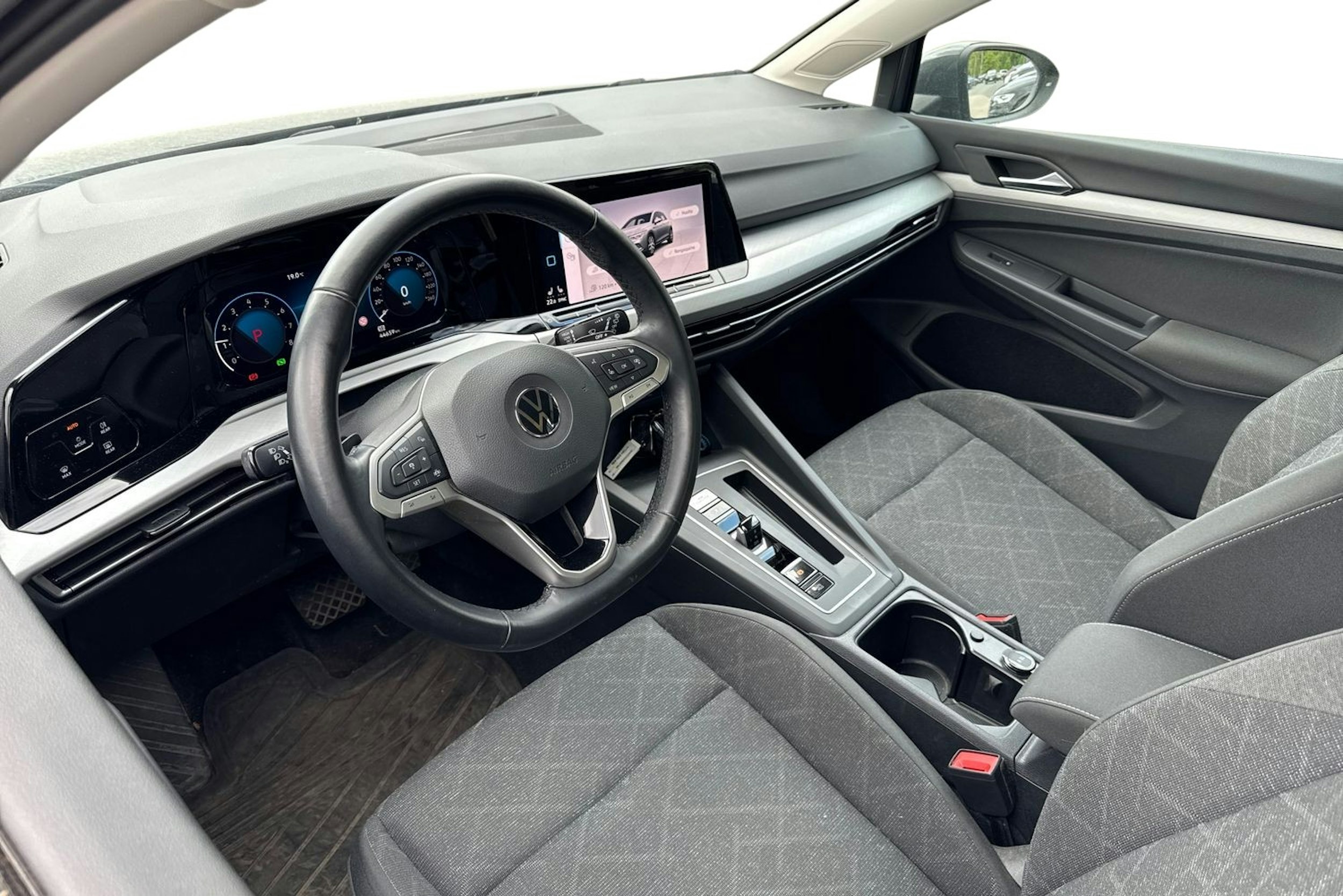 harmaa Volkswagen Golf 2022 kuva 3.