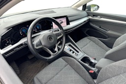 harmaa Volkswagen Golf 2022 kuva 3.