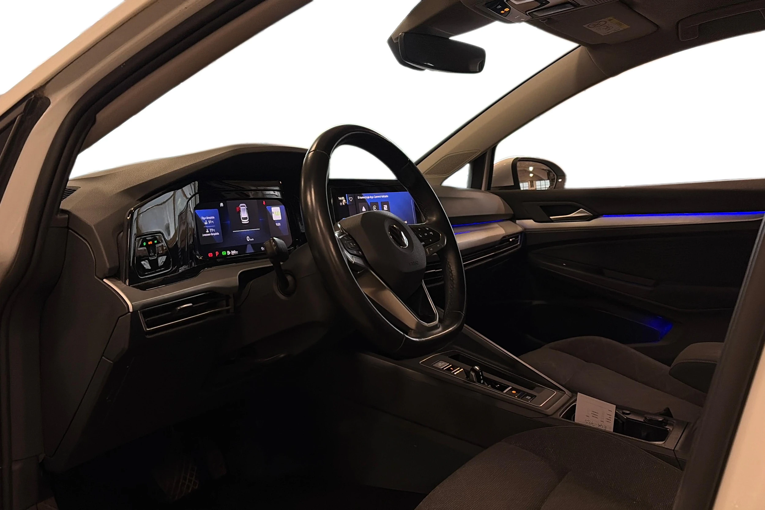 valkoinen Volkswagen Golf 2022 kuva 3.