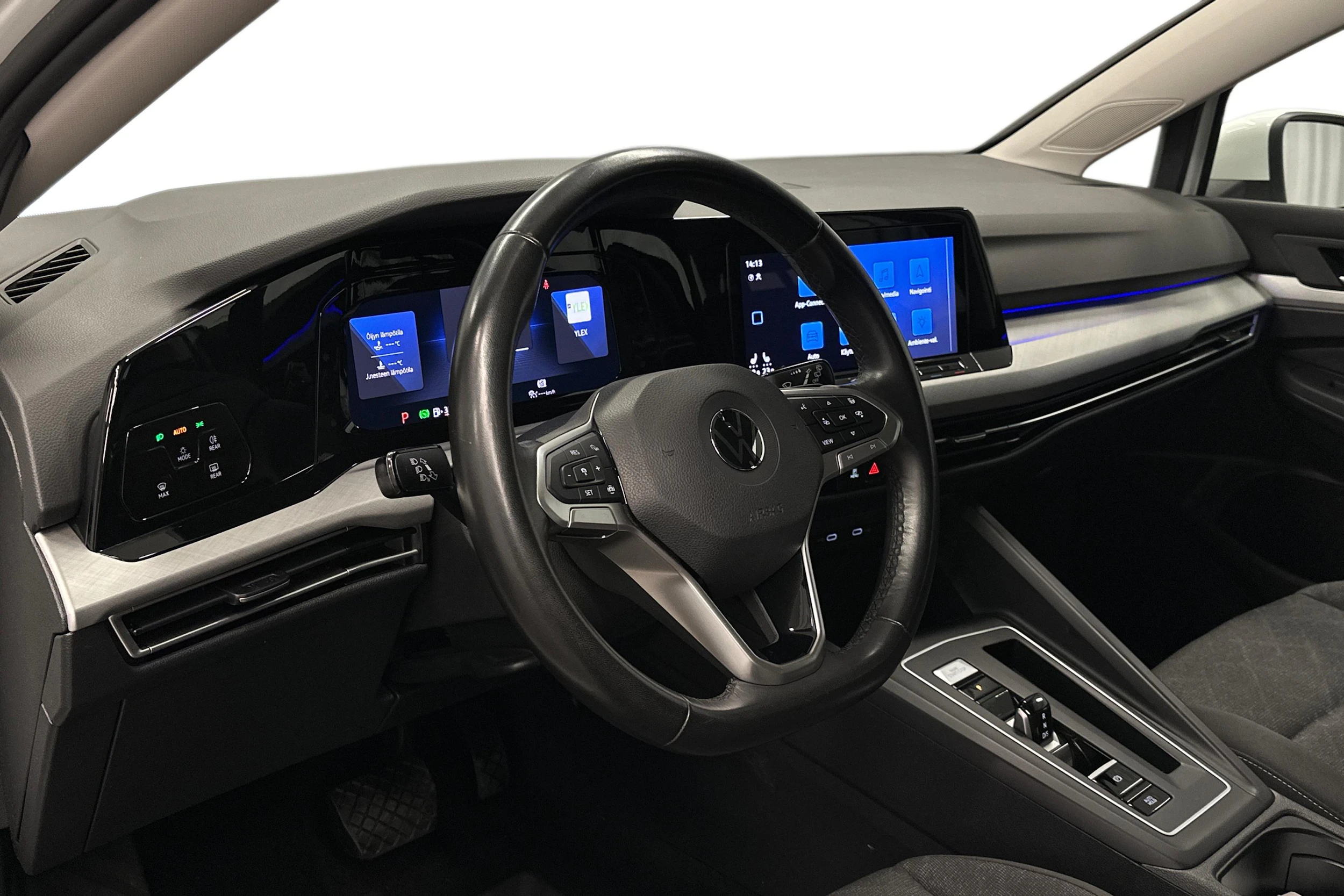 valkoinen Volkswagen Golf 2022 kuva 6.