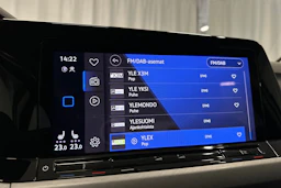 valkoinen Volkswagen Golf 2022 kuva 17.