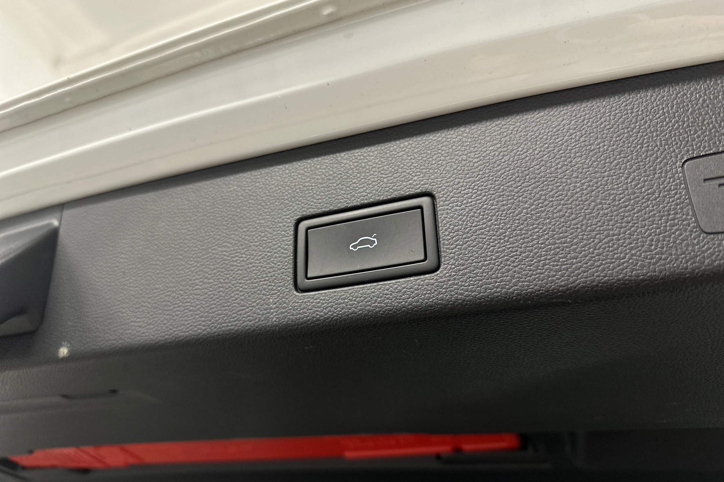 valkoinen Volkswagen Golf 2022 kuva 21.