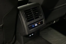 valkoinen Volkswagen Golf 2022 kuva 23.