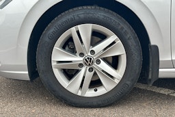 met. harmaa Volkswagen Golf 2022 kuva 6.