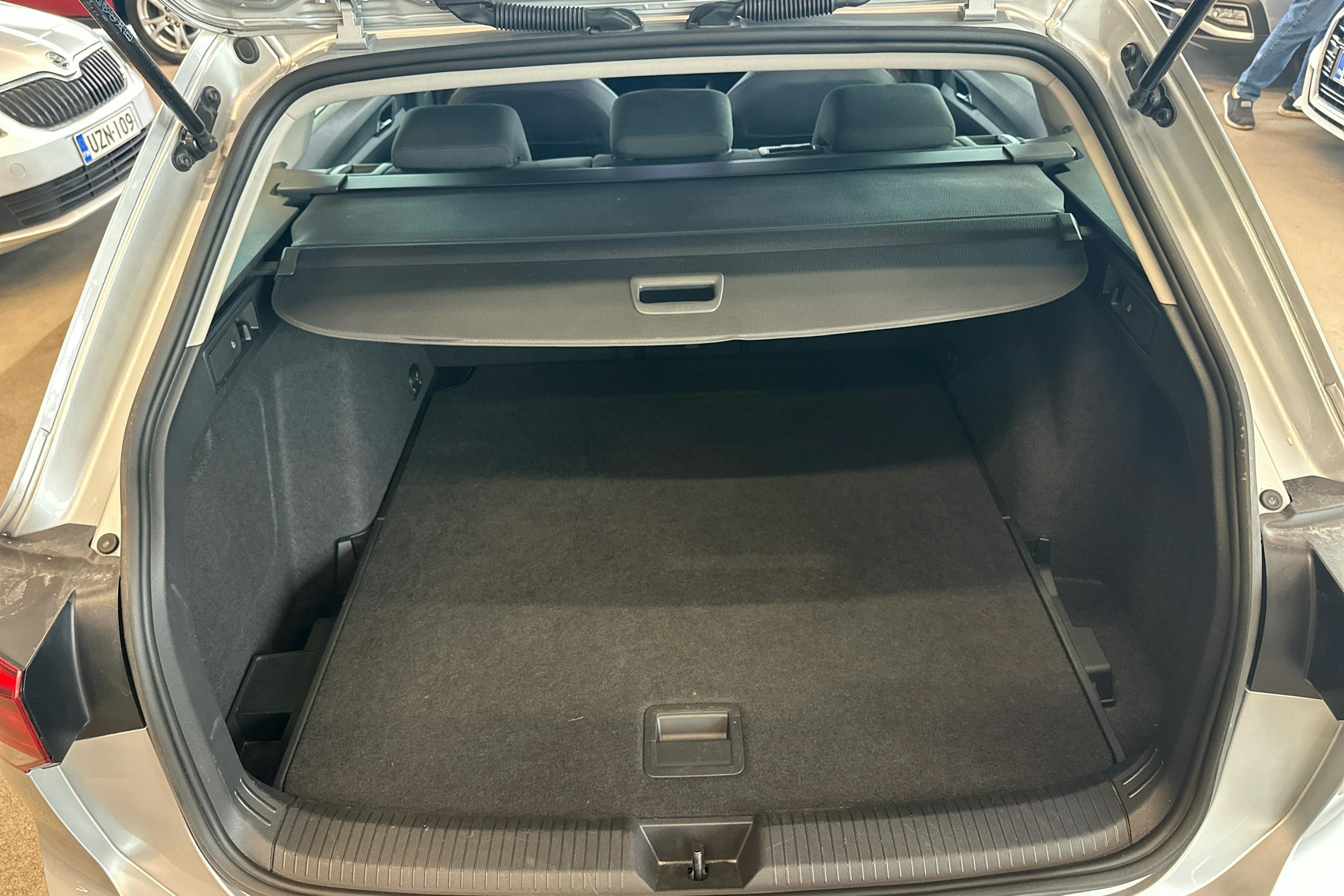 met. harmaa Volkswagen Golf 2022 kuva 11.