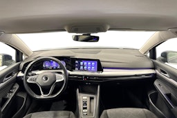 sininen Volkswagen Golf 2022 kuva 7.