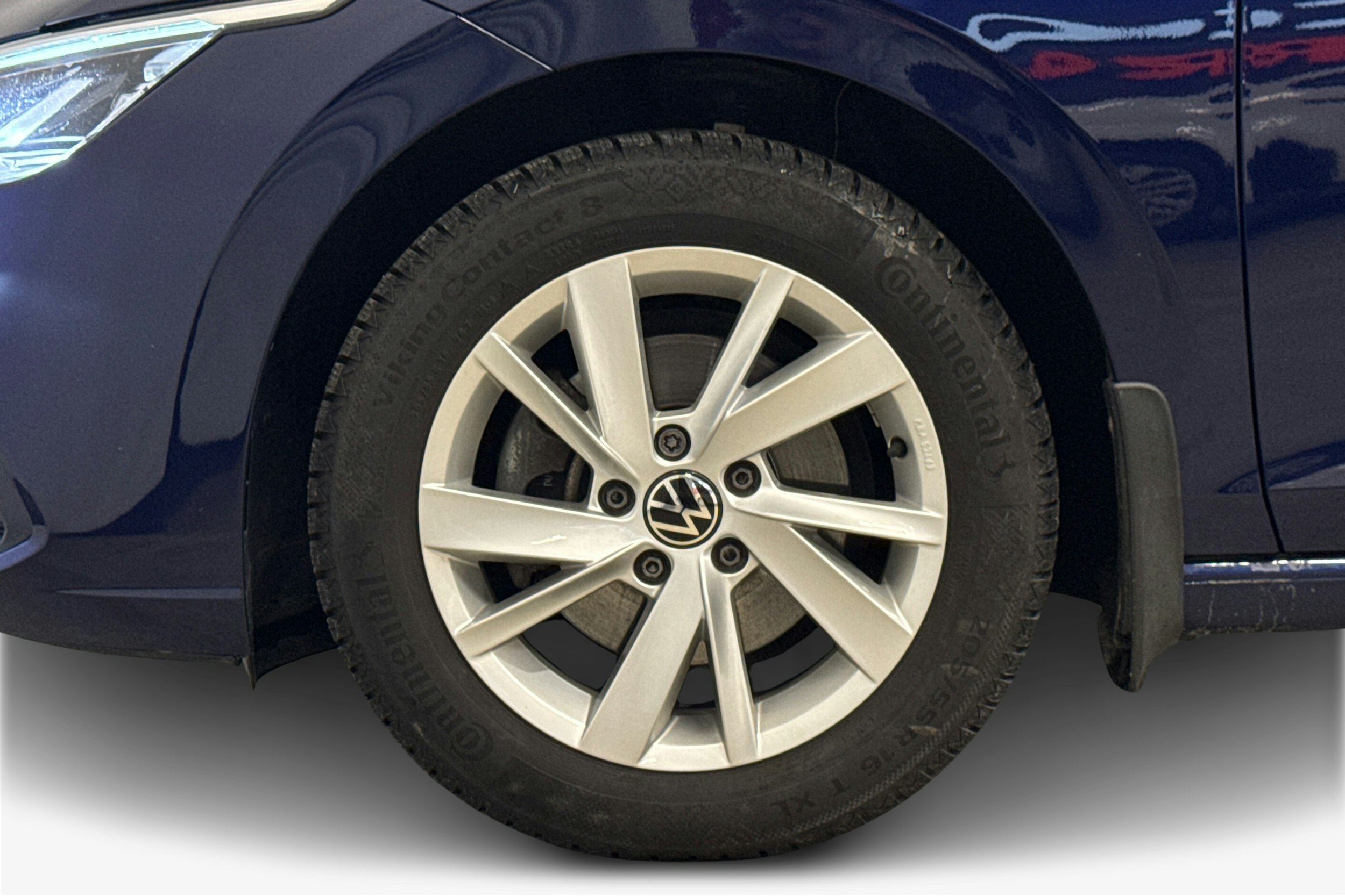 sininen Volkswagen Golf 2022 kuva 9.