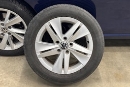 sininen Volkswagen Golf 2022 kuva 10.