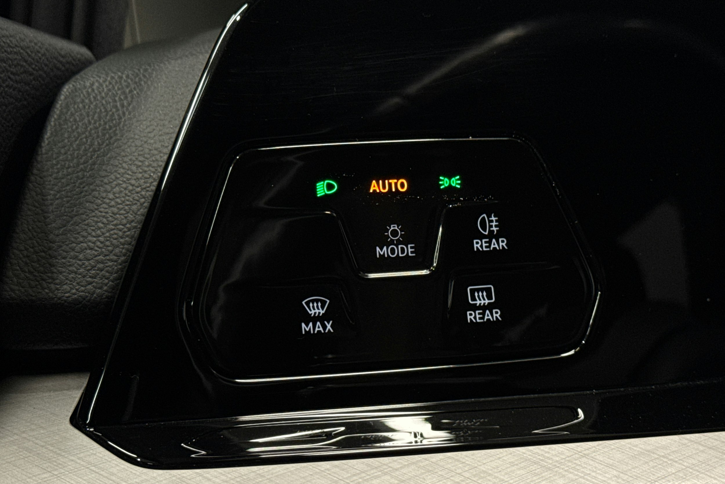 sininen Volkswagen Golf 2022 kuva 13.