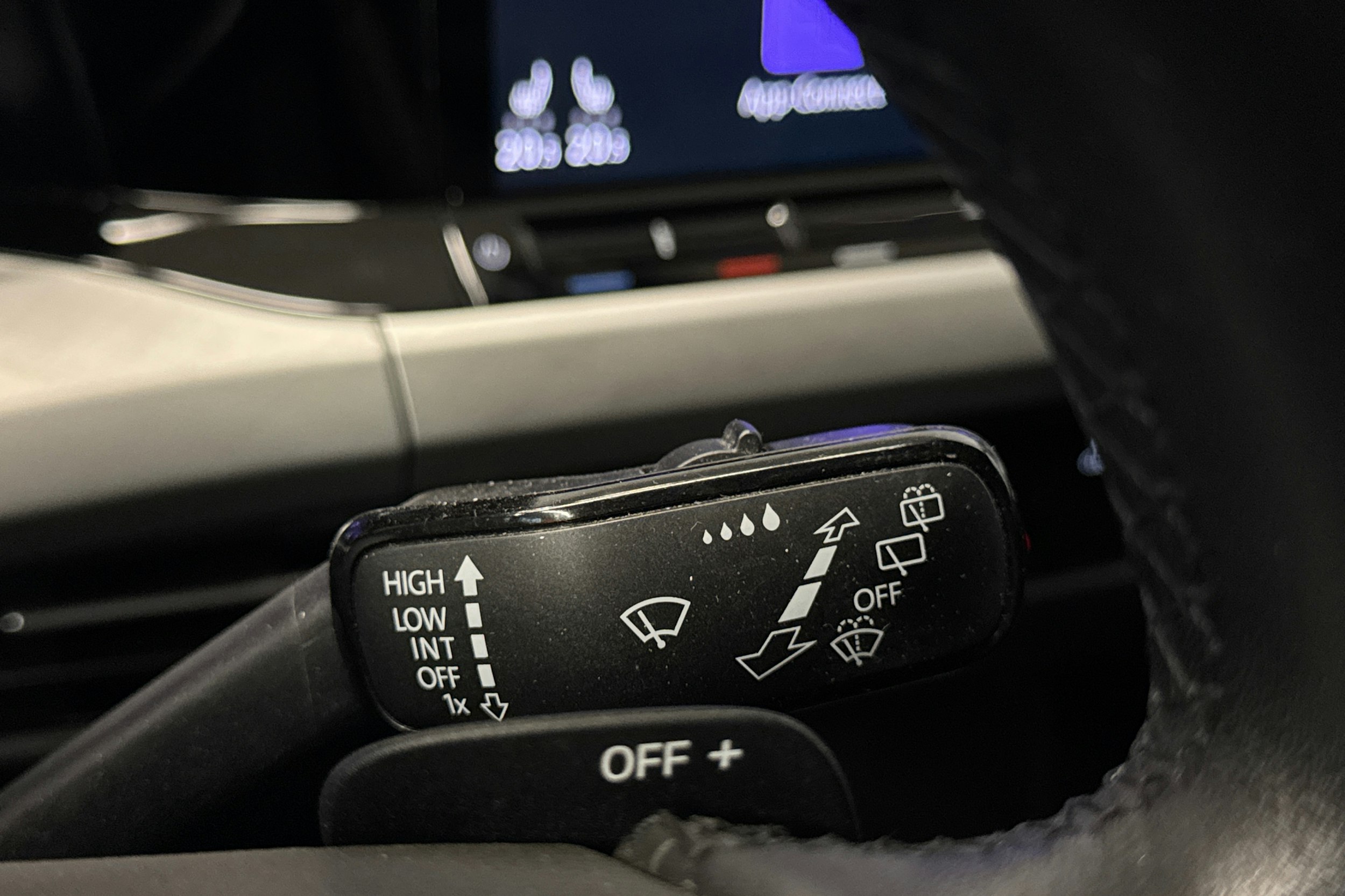 sininen Volkswagen Golf 2022 kuva 15.