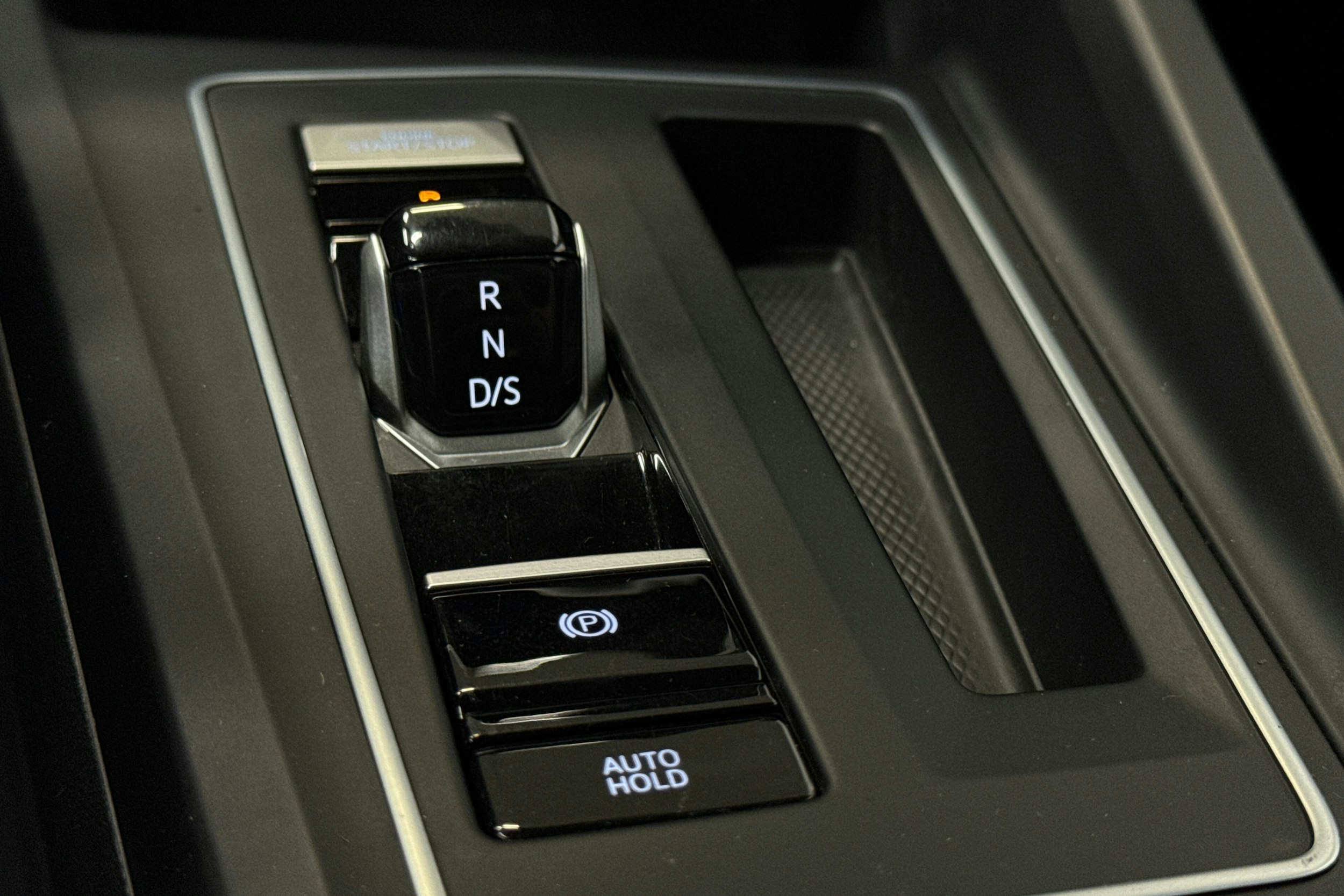 sininen Volkswagen Golf 2022 kuva 22.