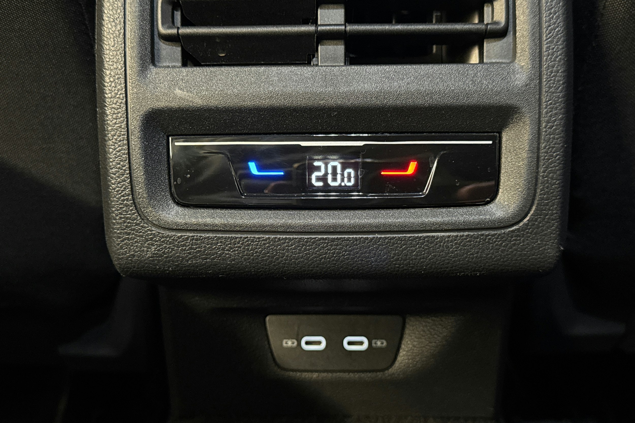 sininen Volkswagen Golf 2022 kuva 24.