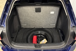 sininen Volkswagen Golf 2022 kuva 28.