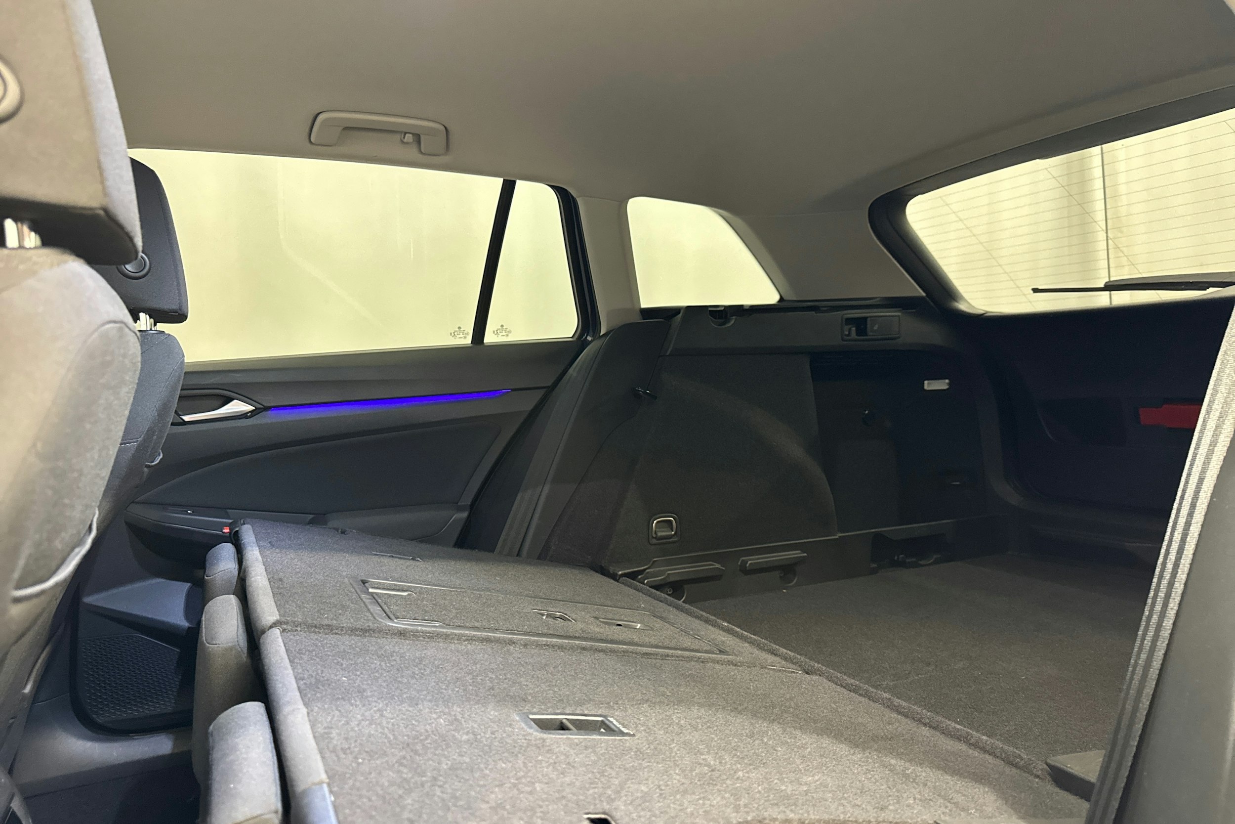 sininen Volkswagen Golf 2022 kuva 30.